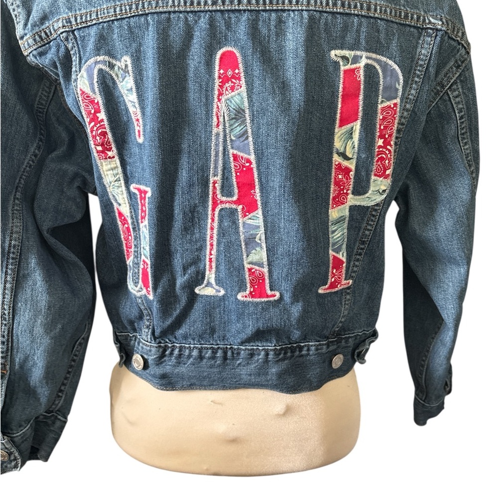 Gap Denim jacket cropped button down front collared Gap on back Size XSmall - Picture 2 of 10
